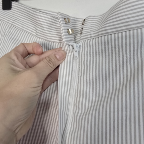 MaxMara Made in Italy Zampino pleated Pin Striped Long Shorts Bermuda Summer - Picture 5 of 8